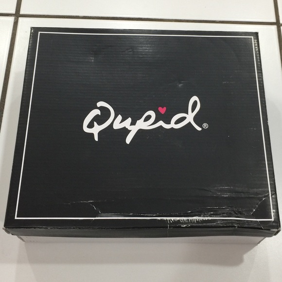 NWB Qupid Black Suede Wedge Heels - Picture 7 of 7